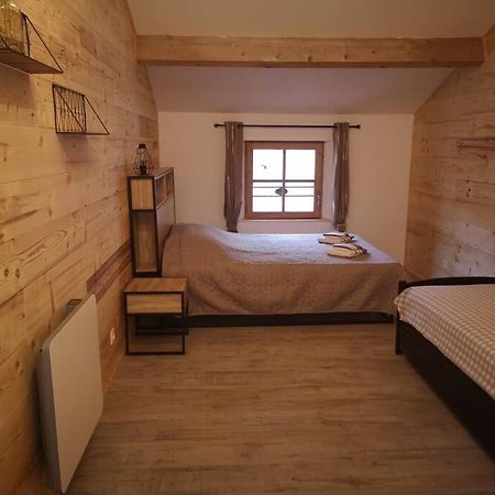 Agreable Maison De Village. カステラーヌ エクステリア 写真