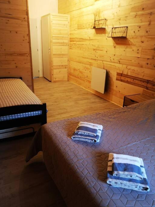 Agreable Maison De Village. カステラーヌ エクステリア 写真