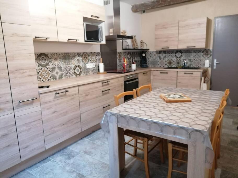 Agreable Maison De Village. カステラーヌ エクステリア 写真